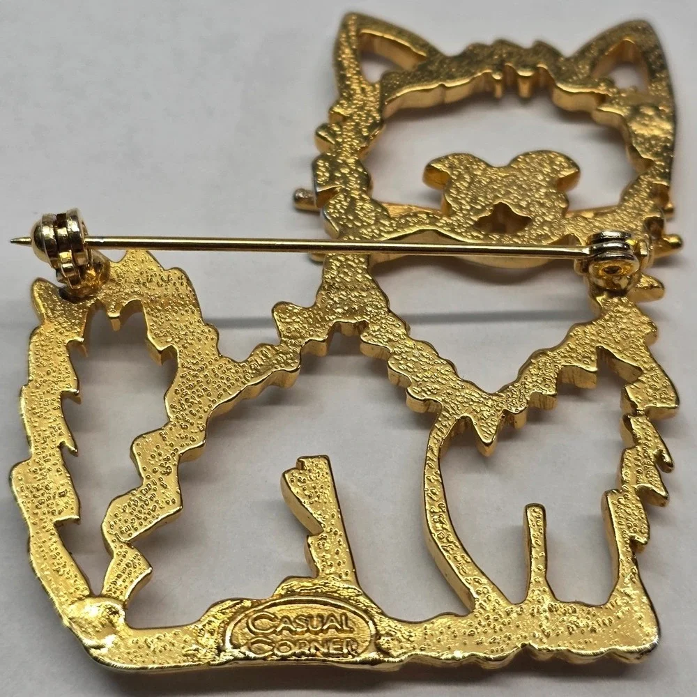 Vtg Casual Corner Kitty‎ Cat Kitten Feline Jewelry Brooch Pin GoldTone Whiskers